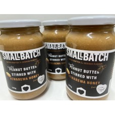 SMALLBATCH PEANUT BUTTER - CRUNCHY PEANUT BUTTER STIRRED WITH REWAREWA HONEY 380g